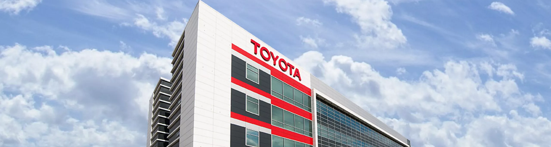 Изображение на странице TOYOTA ПОДВЕЛА ИТОГИ ПРОДАЖ В РОССИИ ЗА 2021 ГОД Тойота Центр Новосибирск Запад